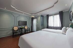 Madelise Central Grand Hotel