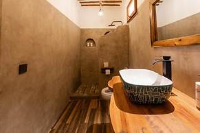 Casa Ananda Boutique Hotel