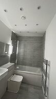 Exquisite Riverside Living in a Stunning Flat
