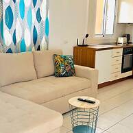 Modern Trendy 1BR Ground Floor Apartment