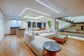 Vesta - Luxury Villa - 3BR - CFC II