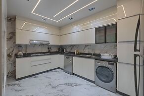 Vesta - Luxury Villa - 3BR - CFC II