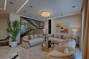 Vesta - Luxury Villa - 3BR - CFC II