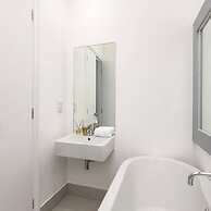 Marine Parade Sea View 2-bedroom Apartment