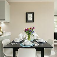 Gorgeous 5 Star Location 2 min to Brighton Beach
