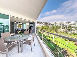 ARIA Residence Beachfront luxury