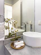 ARIA Residence Beachfront luxury