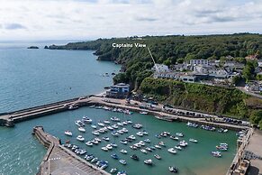 Captains View - Sea and Harbour Views Parking