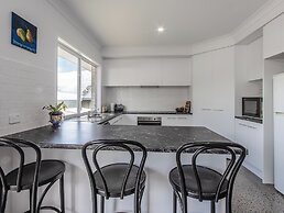 Coastal Relaxation in Banora