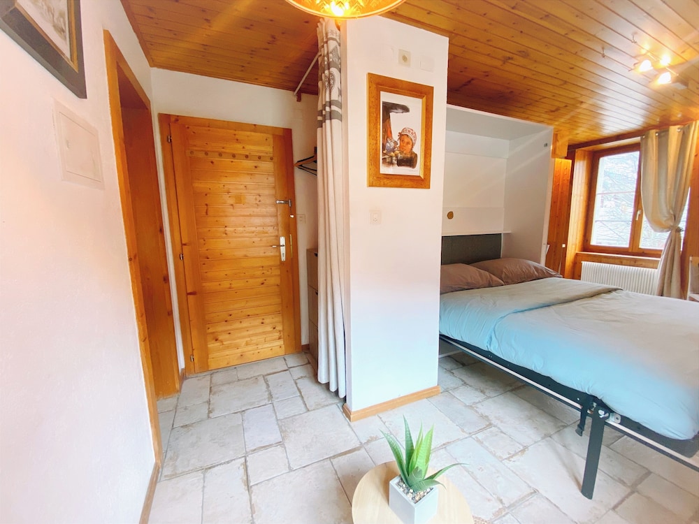 Studio cosy au centre du village