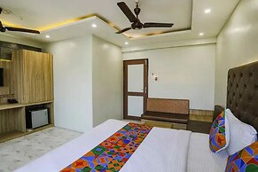 Fabhotel Backstreet