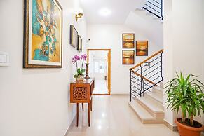 Fabhotel Bougainvillea Suites