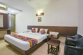 Fabhotel White Clouds