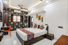Fabhotel The Regal Inn