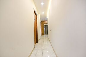 Fabhotel Globe Inn