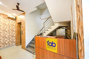 Fabhotel Globe Inn