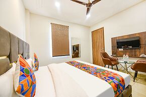 Fabhotel Globe Inn