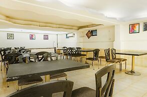 FabHotel Golden Emerald