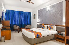 FabHotel Golden Emerald