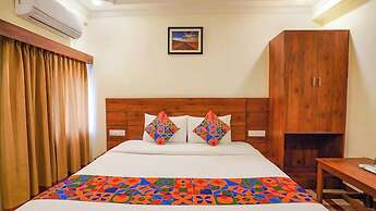 HOTEL SAVI INN