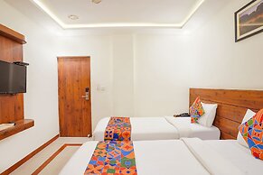 HOTEL SAVI INN