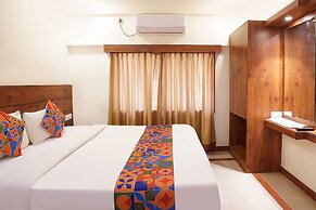 HOTEL SAVI INN