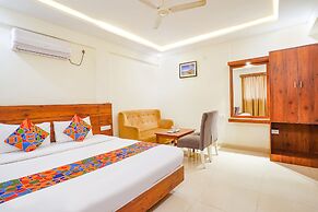 HOTEL SAVI INN