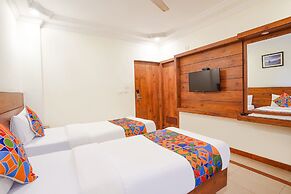 HOTEL SAVI INN