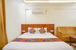 HOTEL SAVI INN