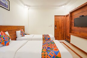 HOTEL SAVI INN