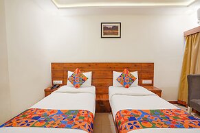 HOTEL SAVI INN