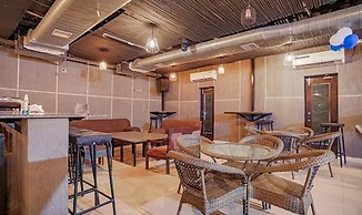 Fabhotel Traika Inn