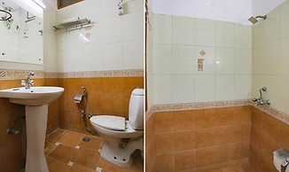 Fabhotel Traika Inn