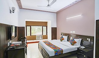 Fabhotel Traika Inn