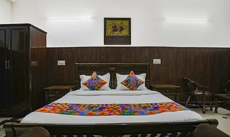 Fabhotel Traika Inn
