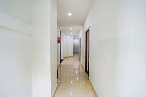 Fabhotel Rlv Green Palace