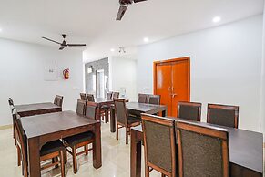 Fabhotel Rlv Green Palace