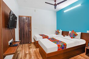 Fabhotel Rlv Green Palace