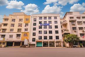 Fabhotel Royal Palace Inn