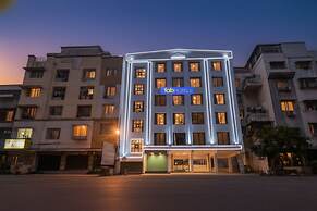 Fabhotel Royal Palace Inn