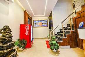 Fabhotel Midway