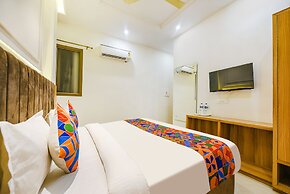 Fabhotel Midway