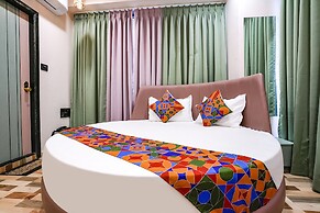 Fabhotel Luxurious Inn