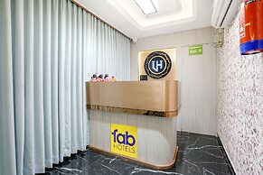 Fabhotel Luxurious Inn