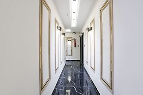 Fabhotel Luxurious Inn