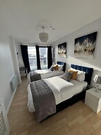 Spacious 2BR City Center Apartment