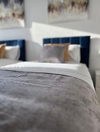 Spacious 2BR City Center Apartment