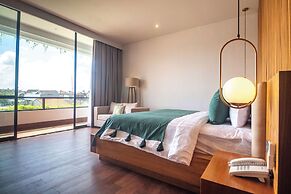 Octa Canggu Villa and Condotel