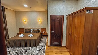 Pakhlavon Hotel