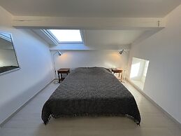 Sunlit Villa in Banne